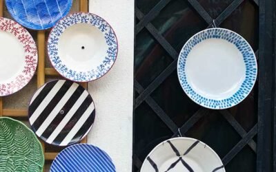 5 formas innovadoras de utilizar vajilla de porcelana en la decoración de paredes